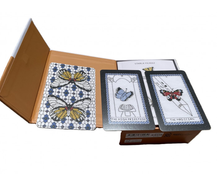 Таро Мудрость Бабочки: направляющие крылья на вашем пути - The Butterfly Wisdom Tarot: Guiding Wings for Your Journey. Schiffer Publishing