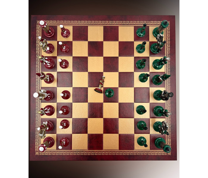 Элитный шахматный набор "Medioevale" 33 x 33 см тематические металлические фигуры и красно-золотистые кожаные доски. Italfama (19-72+201GR)