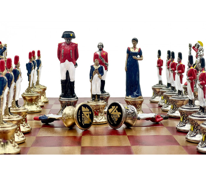 Элитный шахматный набор "Napoleone" 33 x 33 см тематических металлических фигур и красно-золотистым кожаной доске. Italfama (19-92+201GR)