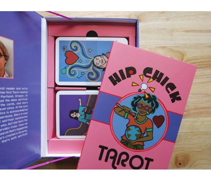 Hip Chick Tarot - Таро Модної Чики. Schiffer Publishing