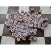 Фото 2 - Кості гральні (100 шт) 12 мм білі з кольоровими крапками