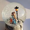 Фото 4 - Снігова куля Закохані на лавці (автосніг, підсвічування, мелодія) D 10 см
