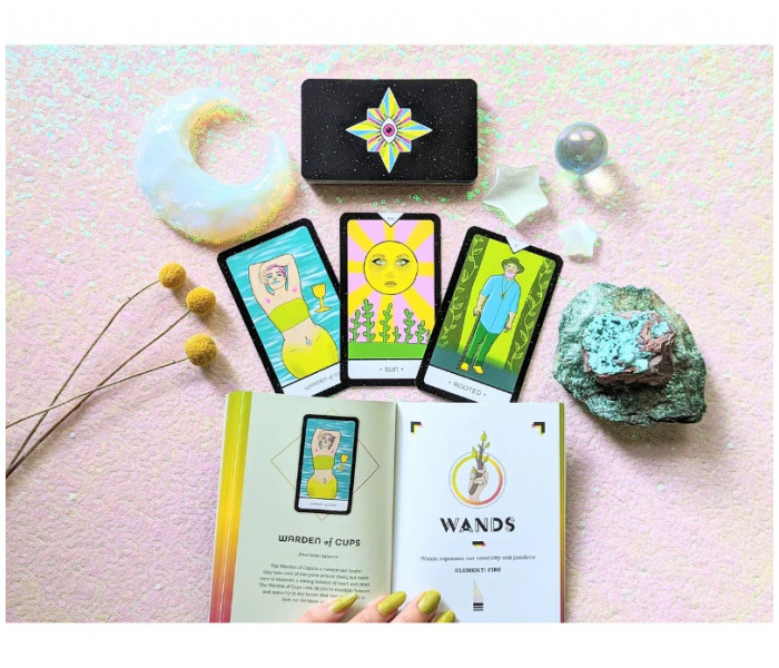 Таро Райдужного Місяця - Rainbow Moon Tarot. Rockpool Publishing