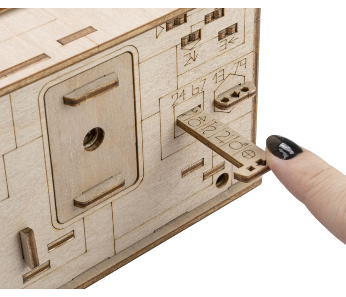 Головоломка квест-бокс "Space Box". EscapeWelt