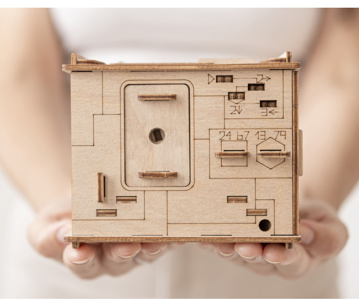 Головоломка квест-бокс "Space Box". EscapeWelt