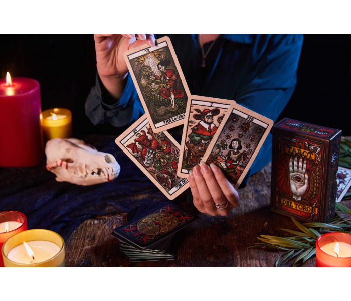 Таро Дель Торо - Tarot del Toro. Insight Editions