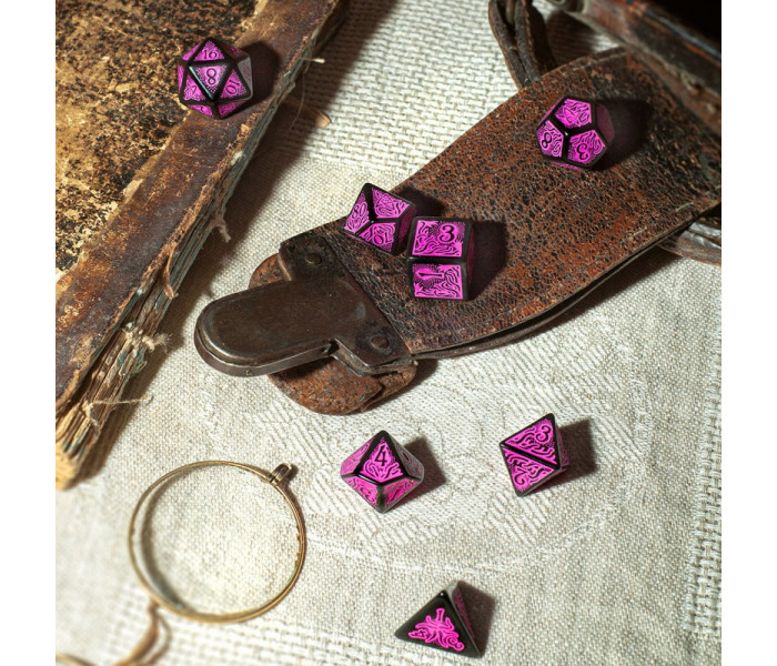 Кубики RPG Call of Cthulhu 7th Edition - Black & magenta Dice Set. Q WORKSHOP (SCTR20)